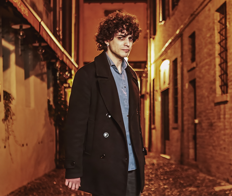 The Evolution of Fashion Through the Decades – A Stylish Journey Through Time